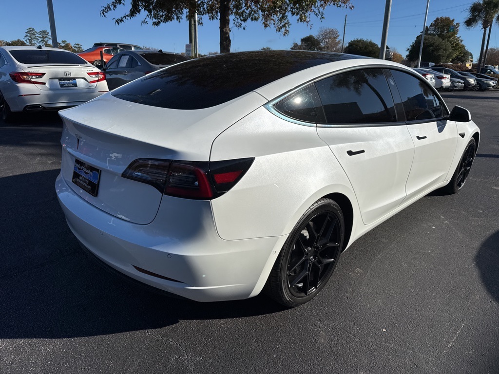 2021 Tesla Model 3 Standard Range Plus photo 3