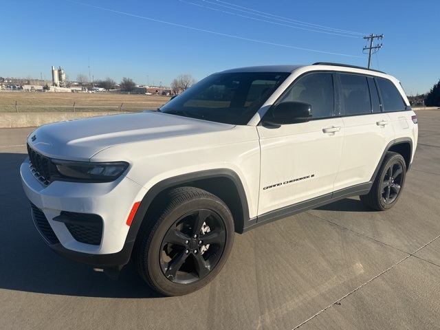 2024 Jeep Grand Cherokee Altitude's photo