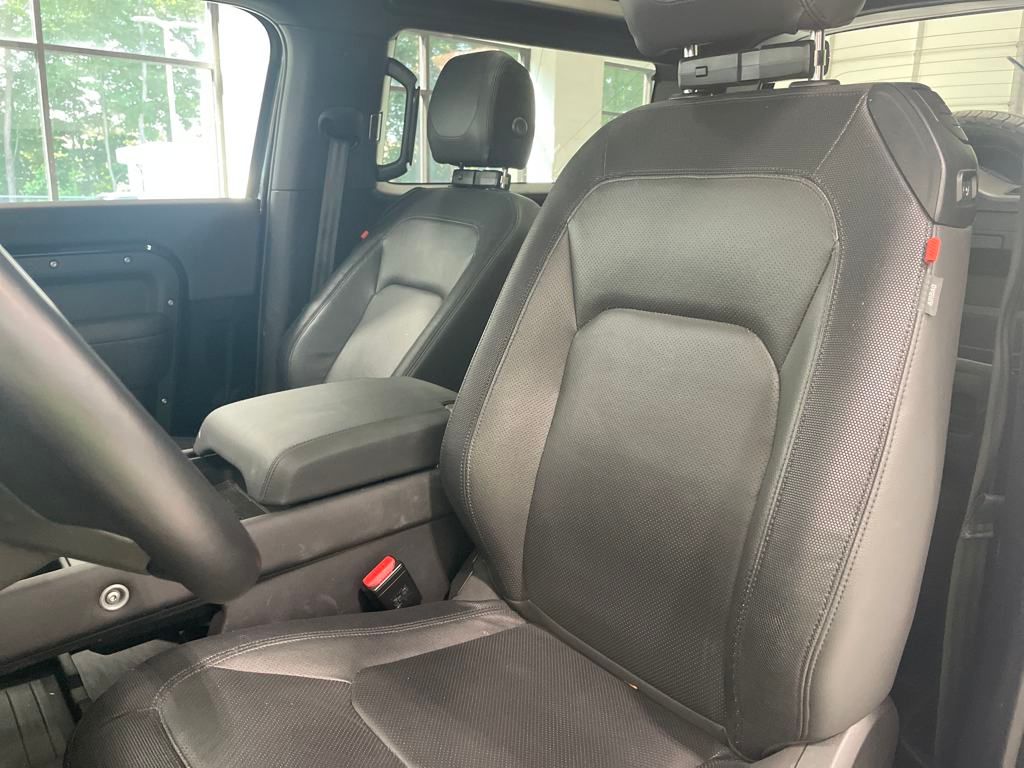 2024 Land Rover Defender 90 X-Dynamic SE photo 11