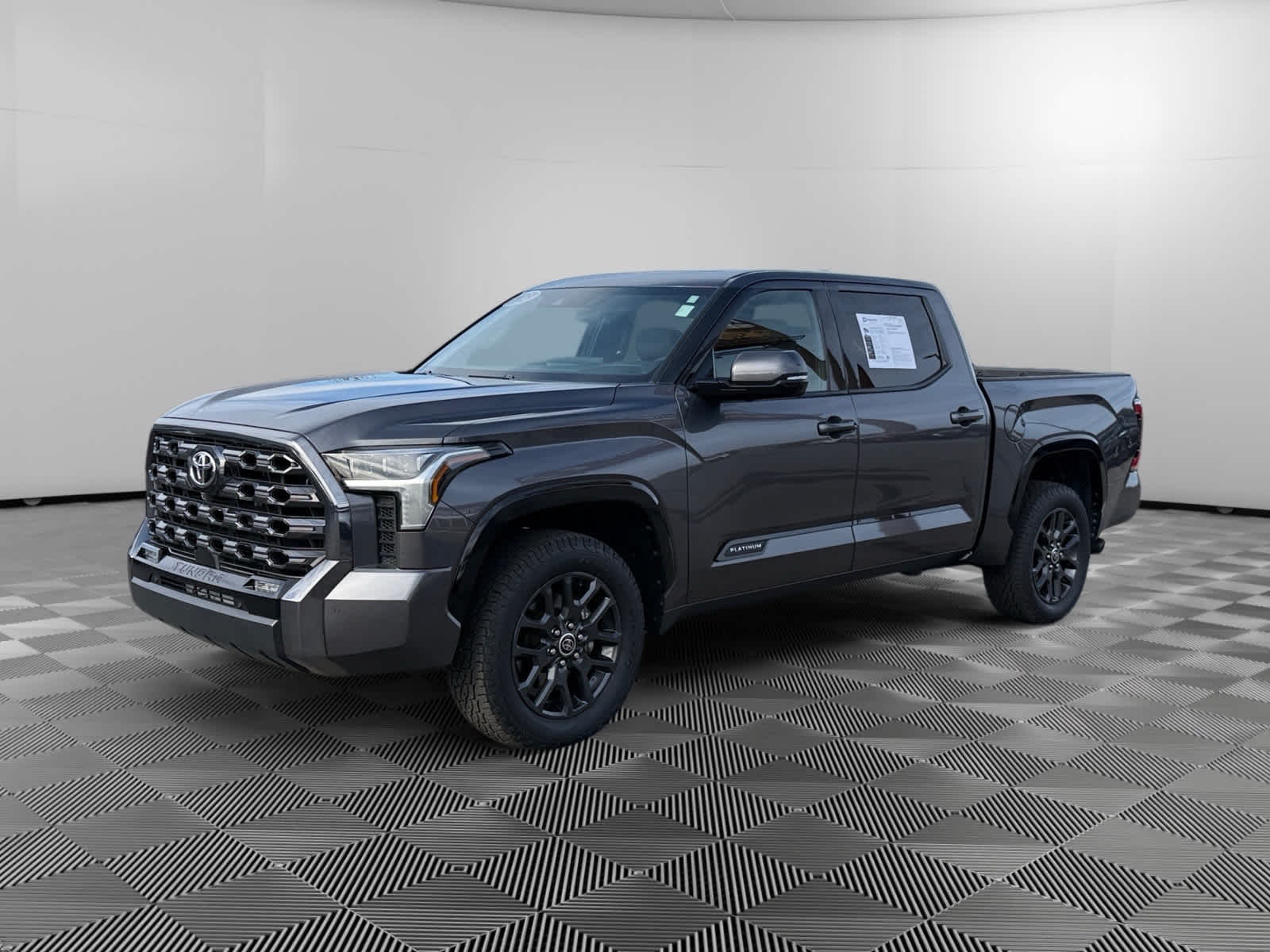 2023 Toyota Tundra Platinum's photo