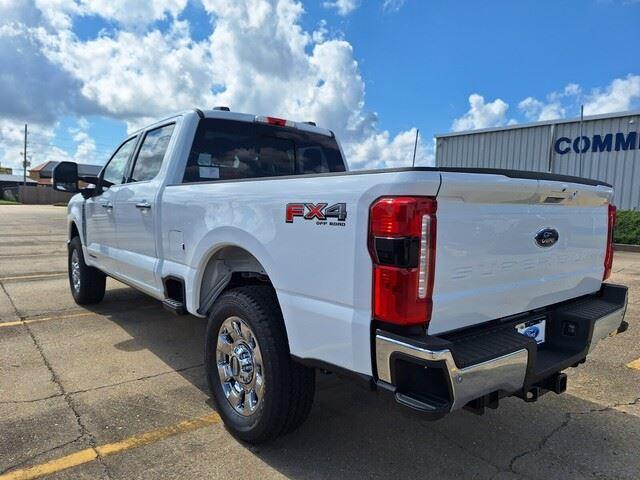 2025 Ford F-250 Lariat photo 3