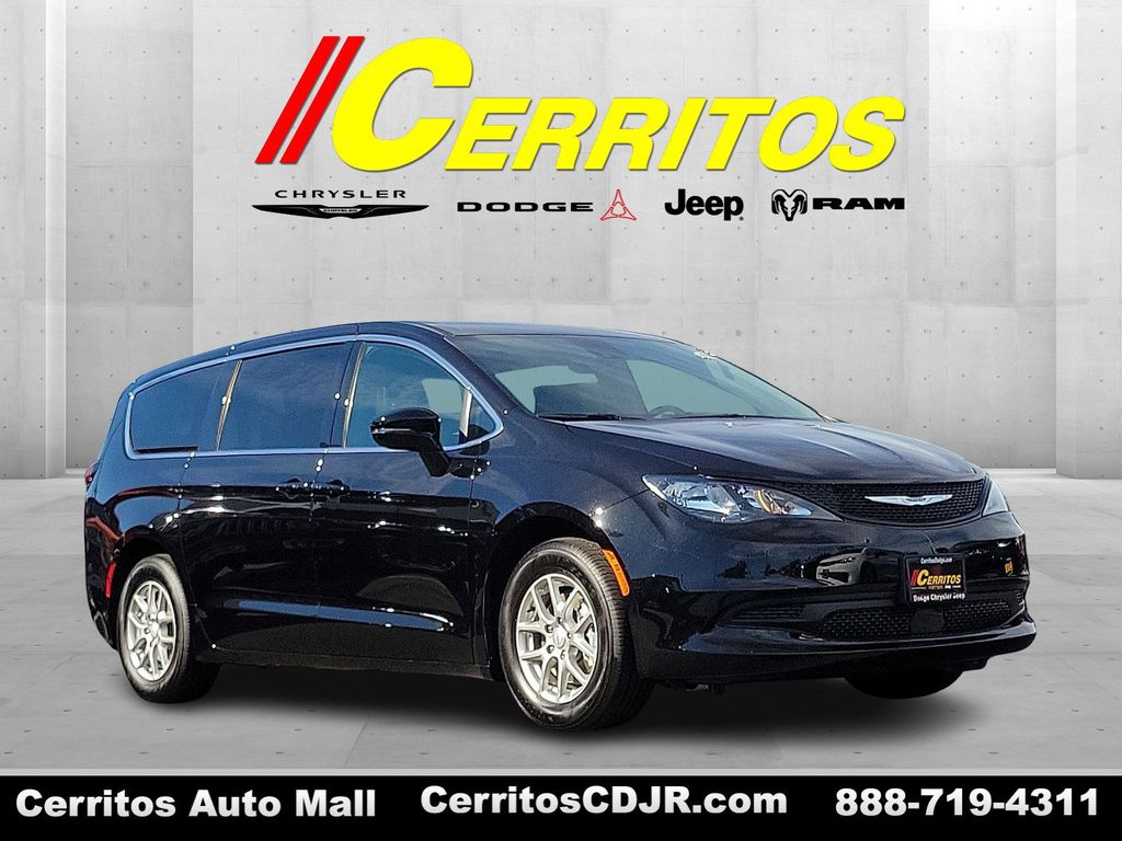 2025 Chrysler Voyager