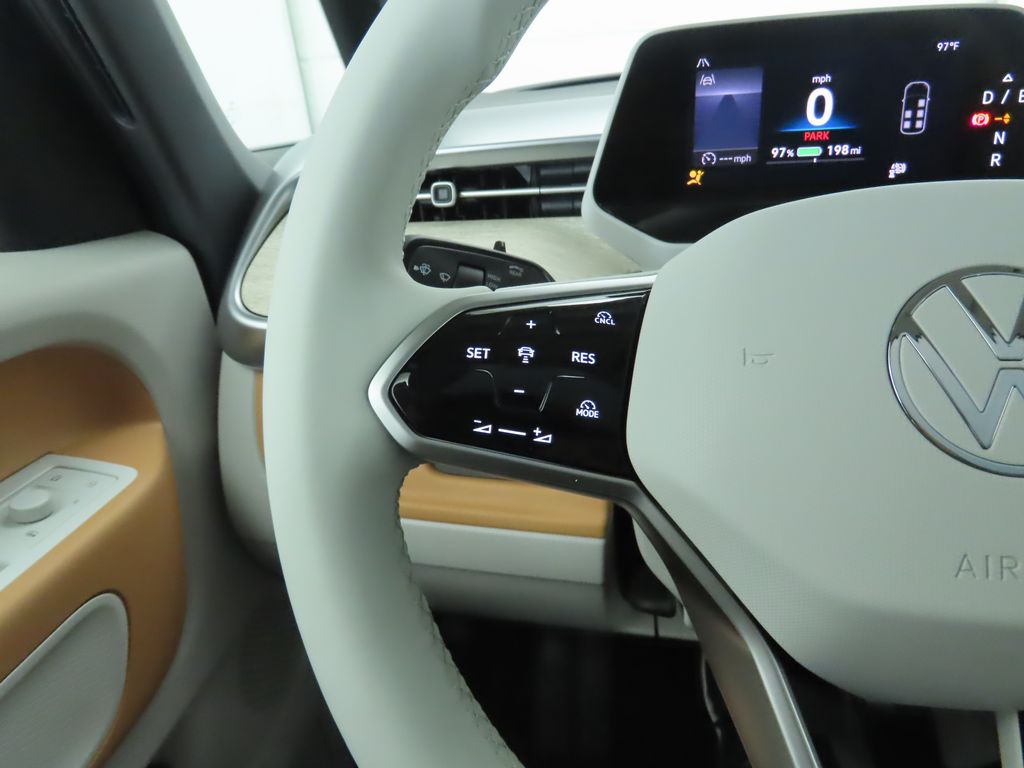 2025 Volkswagen ID. Buzz Pro Plus photo 11