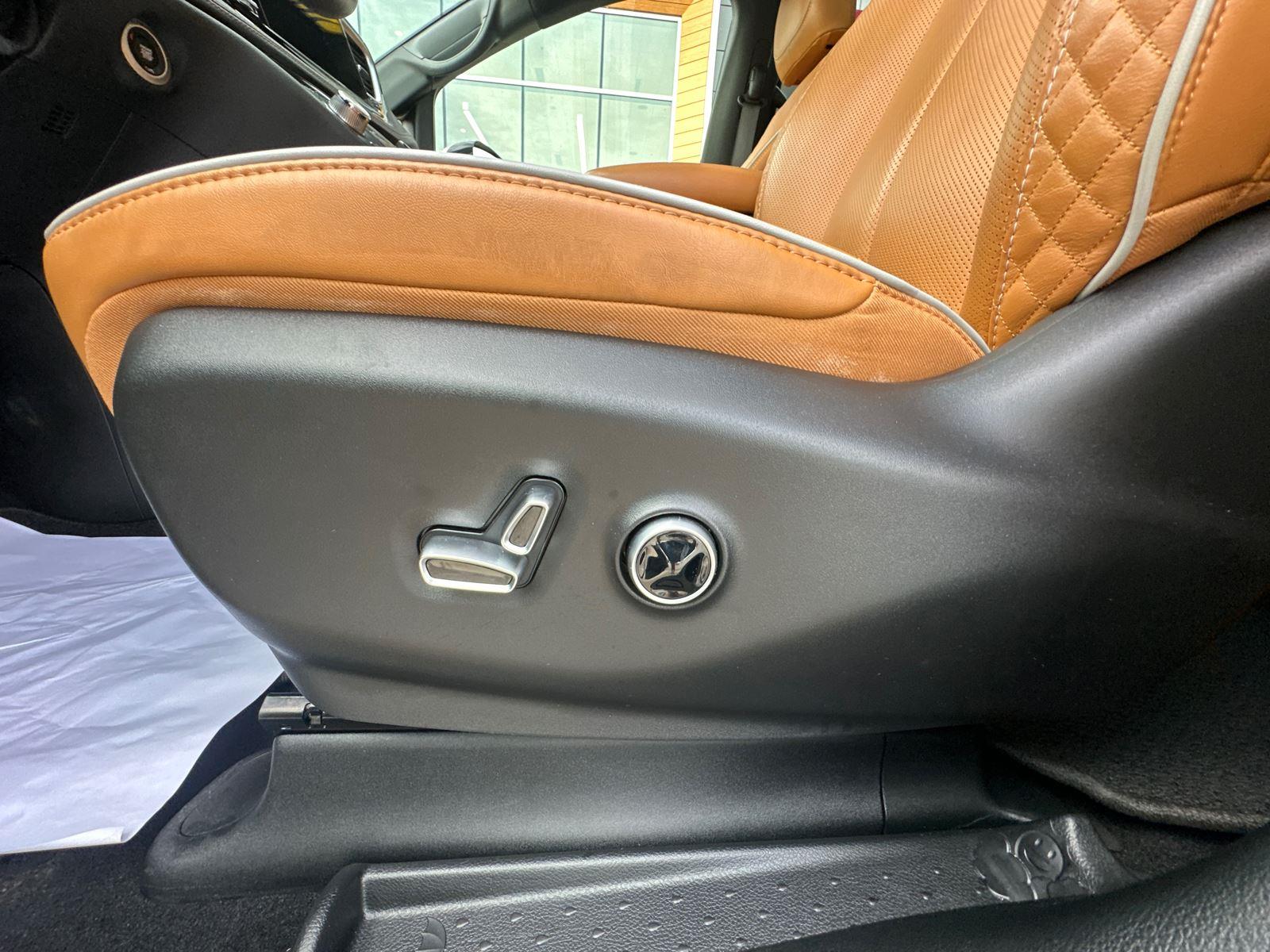 2023 Chrysler Pacifica Hybrid Pinnacle photo 13