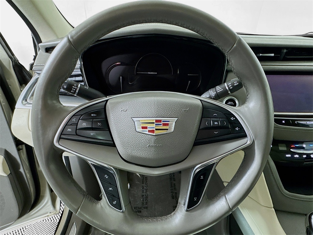 2017 Cadillac XT5 Luxury photo 36