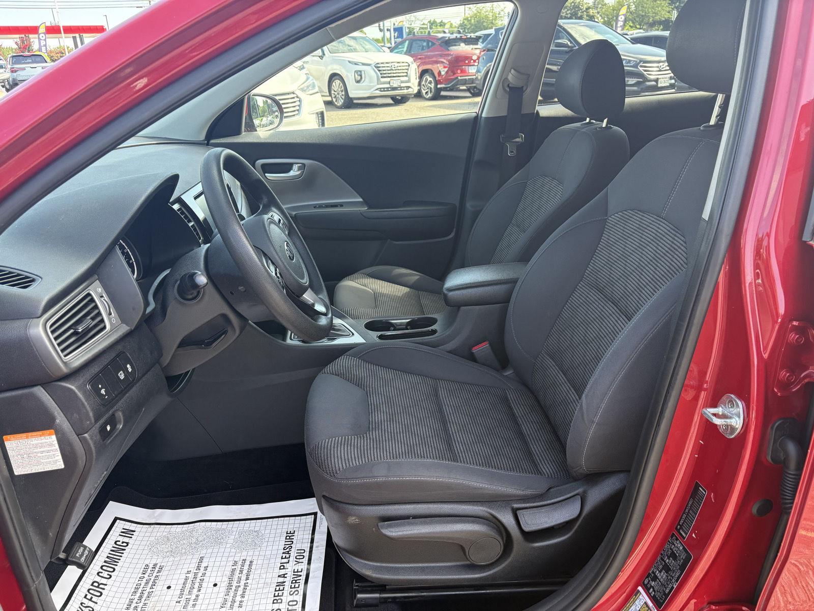 2019 Kia Niro LX photo 6