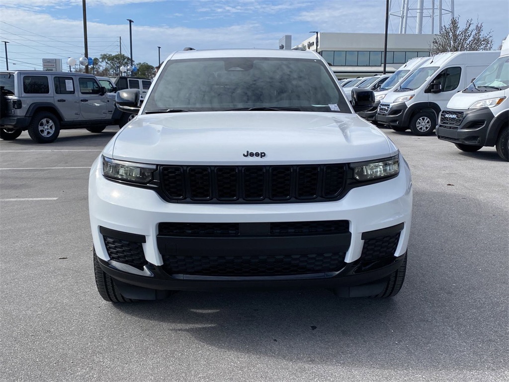 2025 Jeep Grand Cherokee Altitude X photo 3