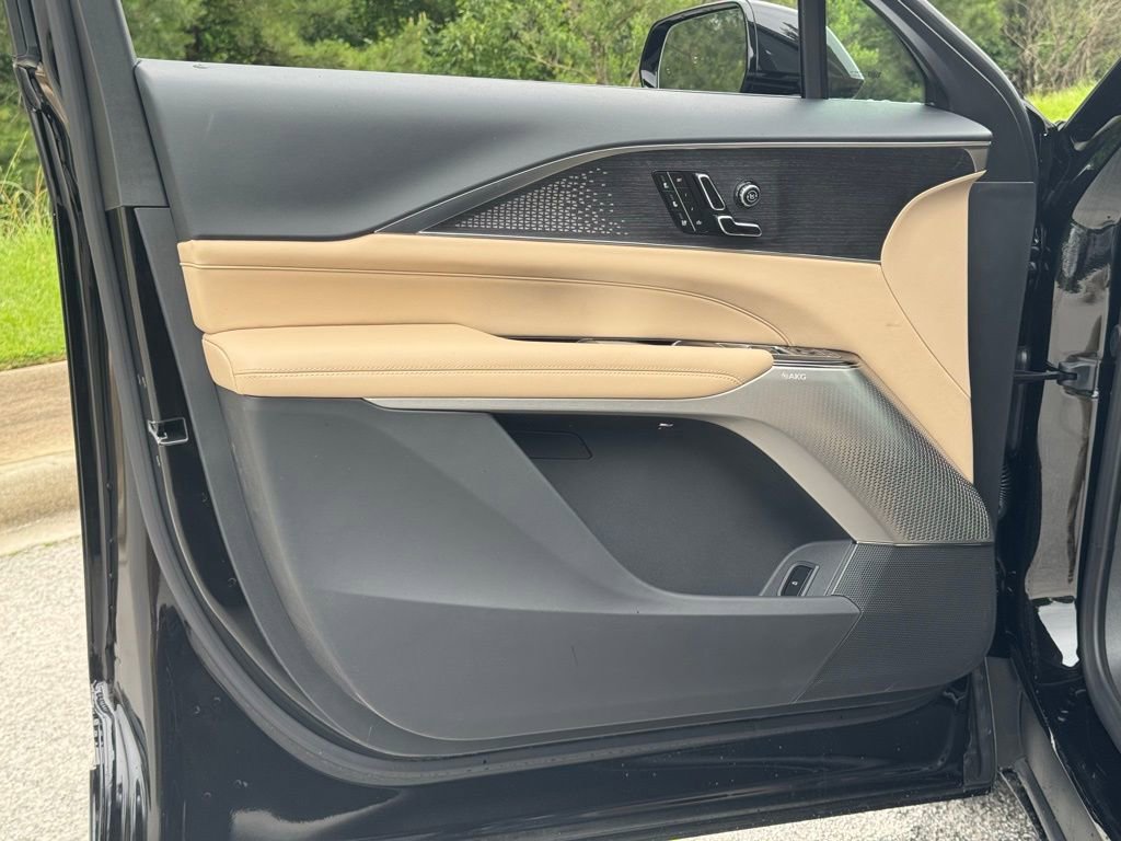 2025 Cadillac Lyriq Sport photo 16