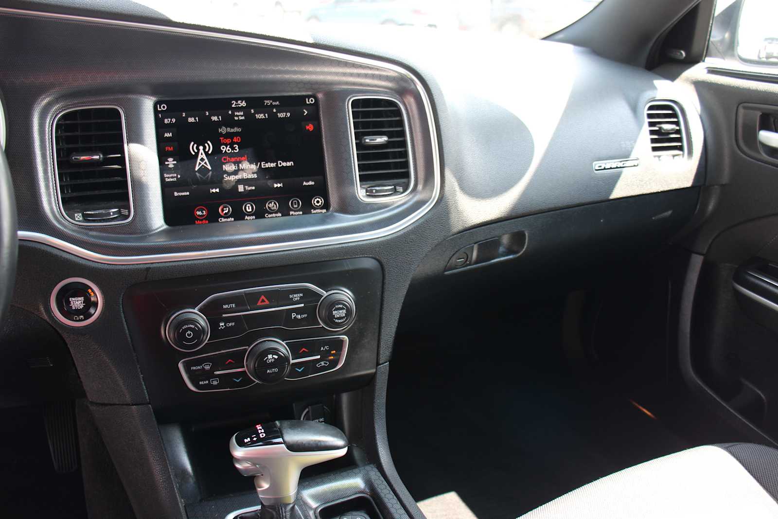 2018 Dodge Charger SXT Plus photo 19