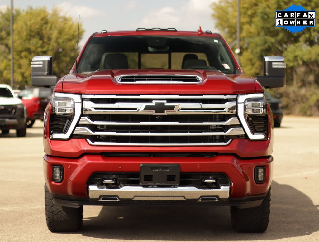 2025 Chevrolet Silverado High Country photo 2