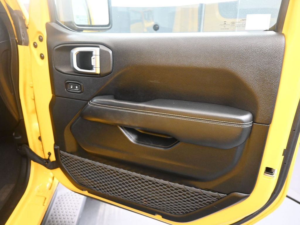 2019 Jeep Wrangler Unlimited Sahara photo 3