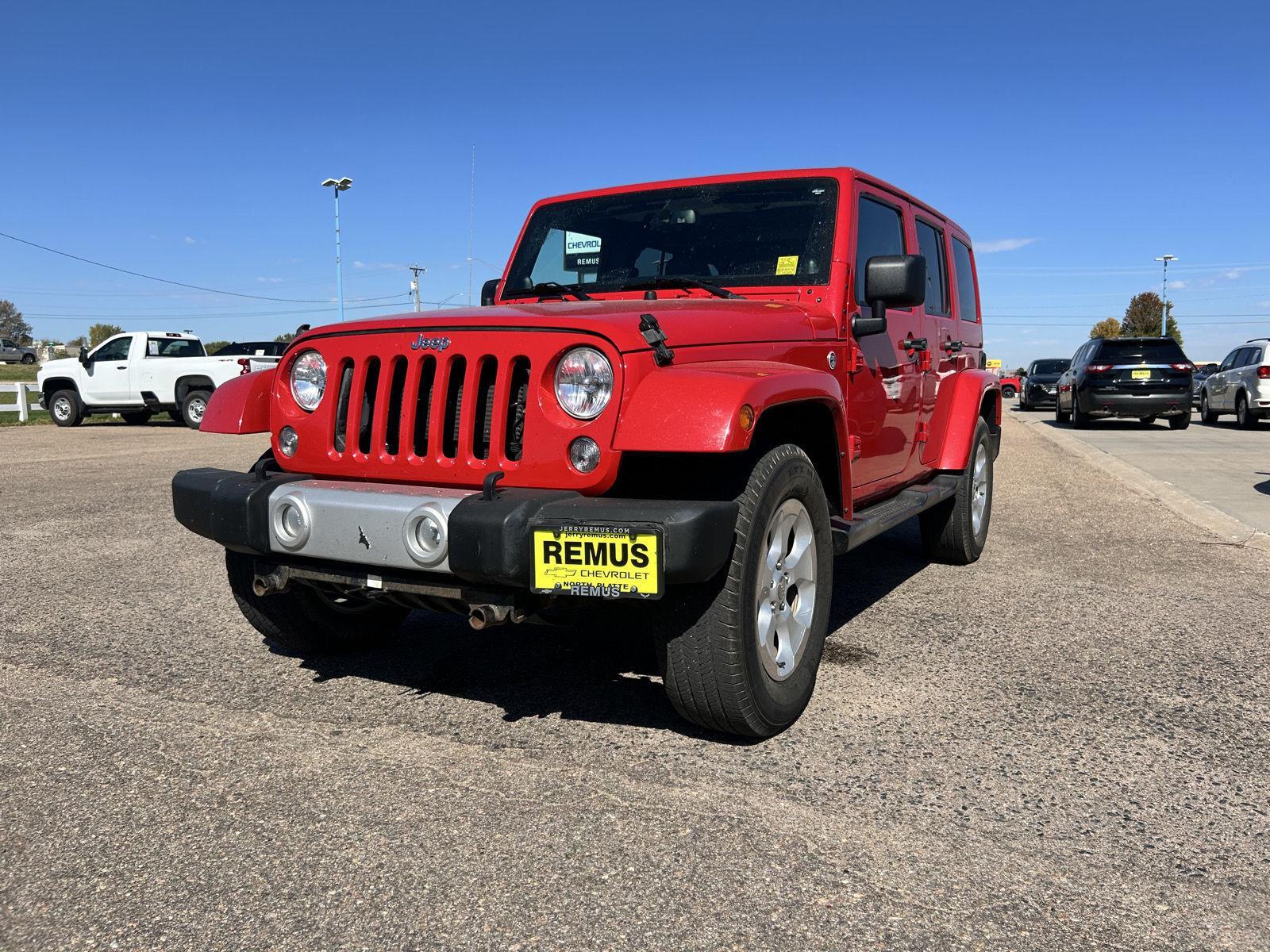 2014 Jeep Wrangler Unlimited Sahara photo 3
