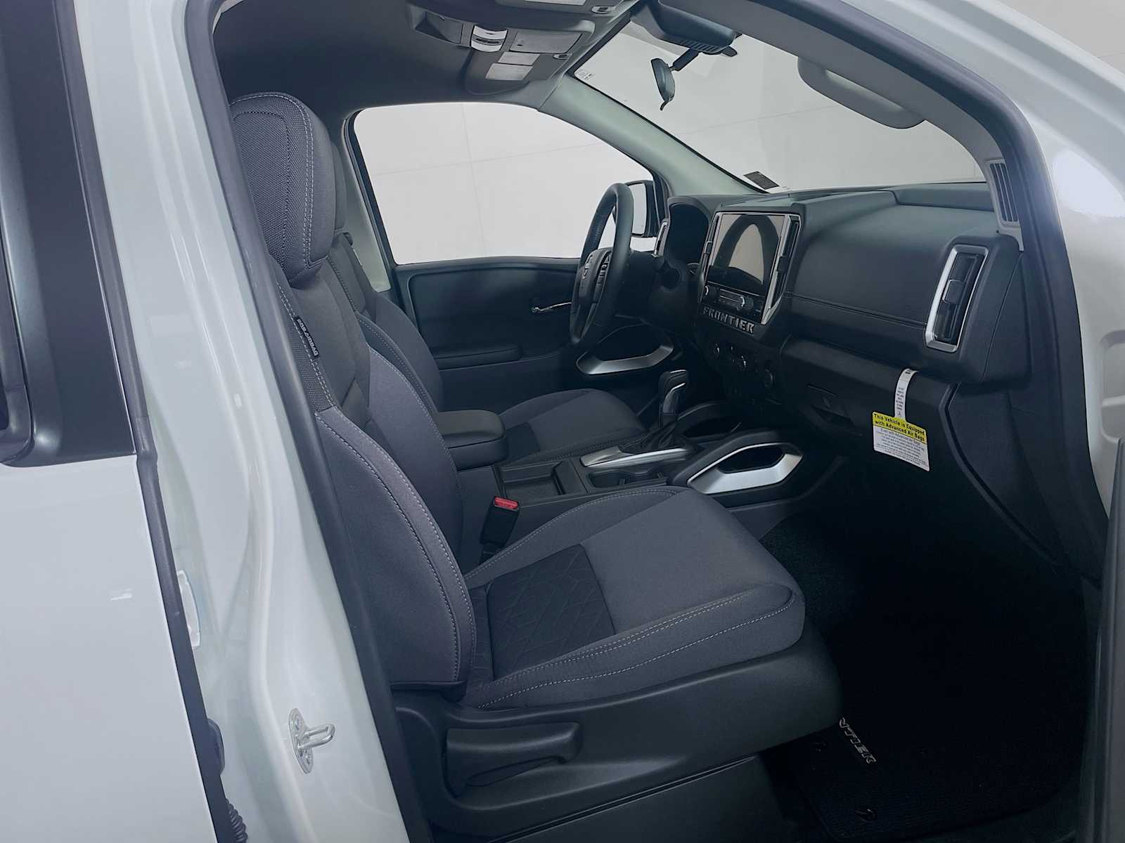 2025 Nissan Frontier SV photo 23