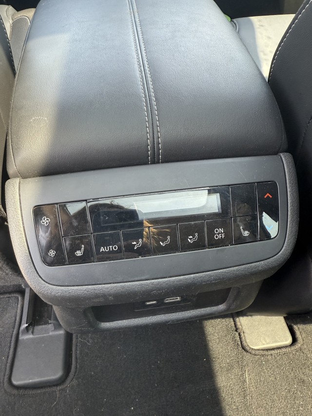 2024 Nissan Pathfinder SL photo 25