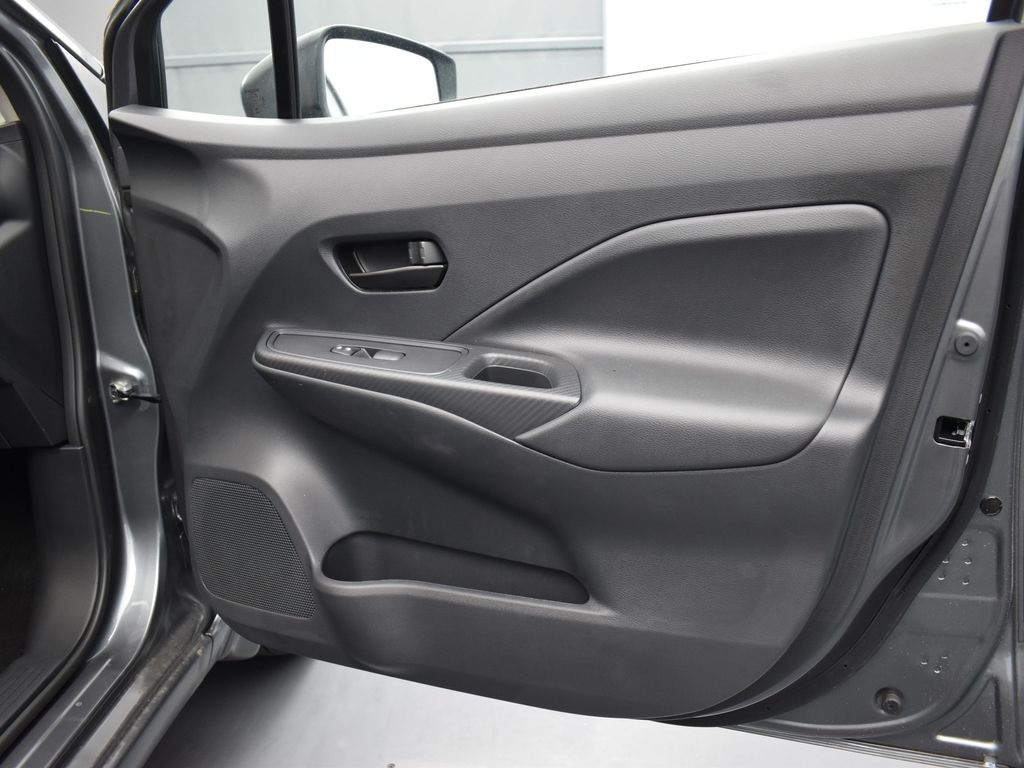 2025 Nissan Versa 1.6 S photo 22