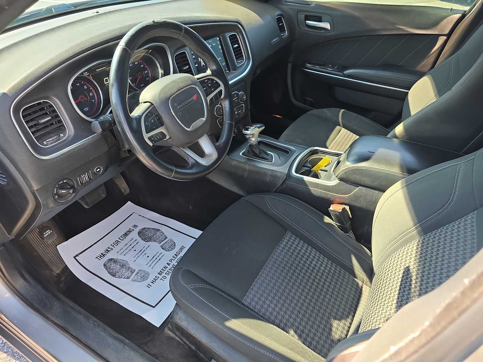 2018 Dodge Charger SXT Plus photo 8