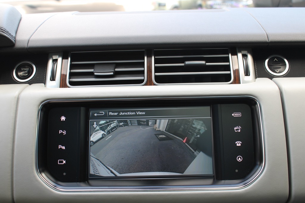 2016 Land Rover Range Rover HSE photo 24