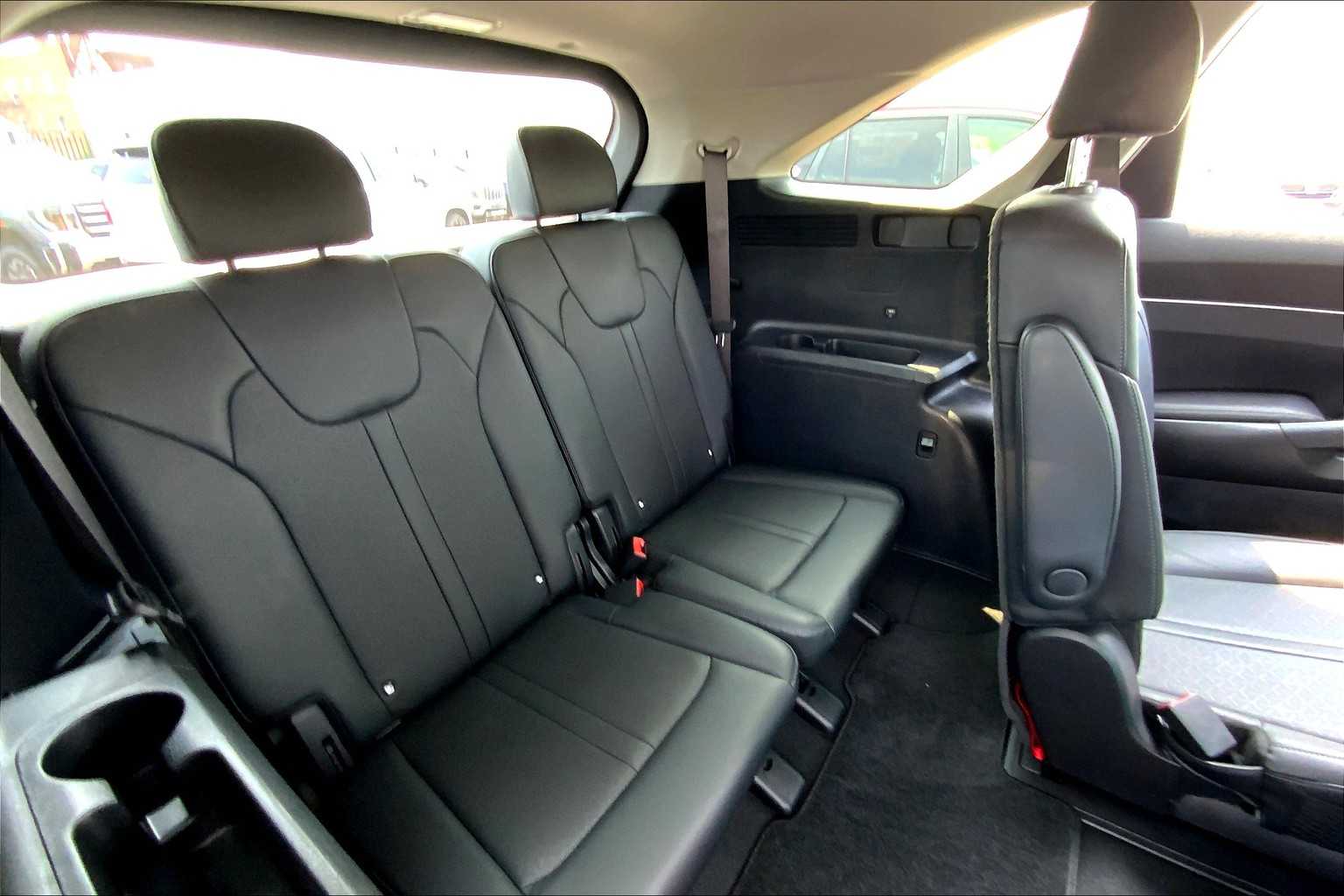 2022 Kia Sorento Hybrid S photo 17