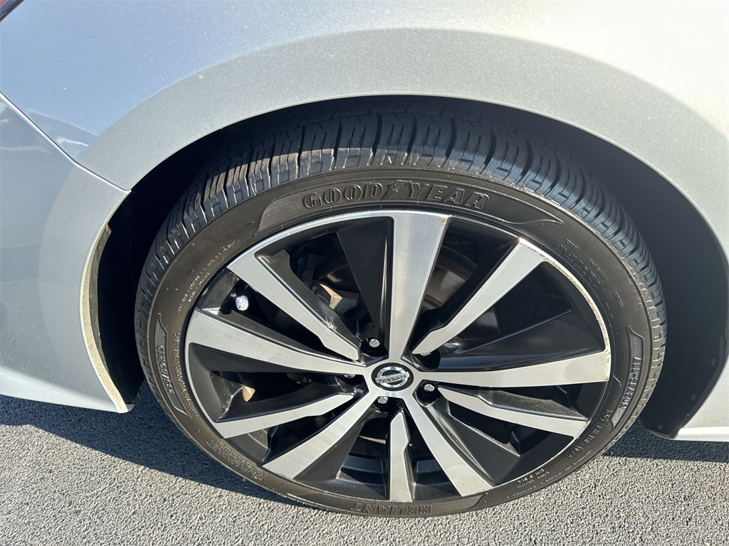 2020 Nissan Altima 2.5 SR photo 16