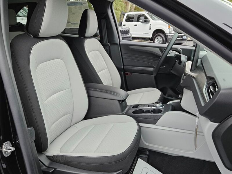 2025 Ford Escape Active photo 16