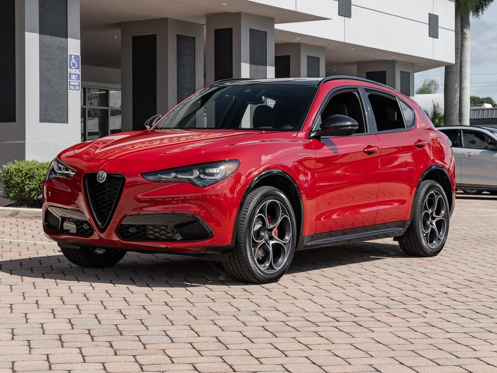 2024 Alfa Romeo Stelvio photo 31