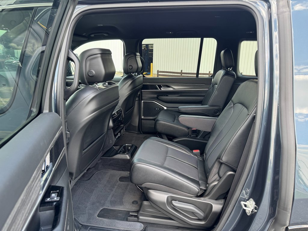 2024 Jeep Wagoneer Series II photo 30