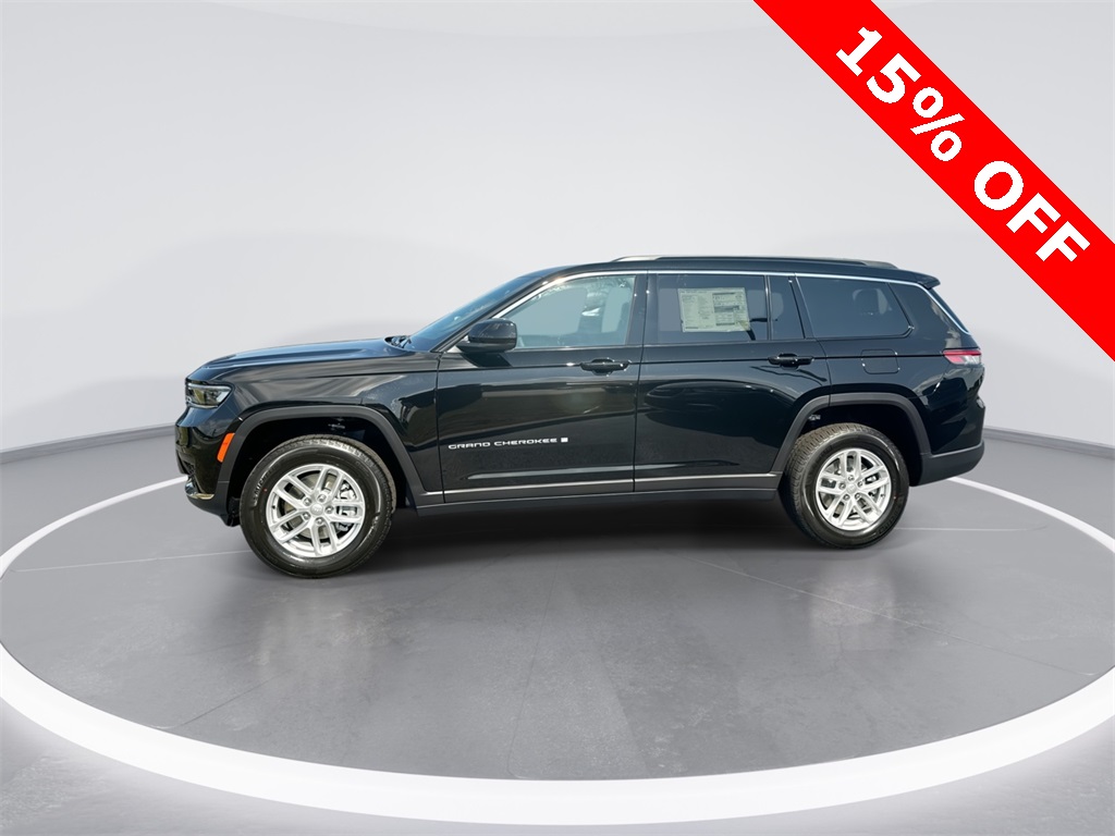 2025 Jeep Grand Cherokee Laredo photo 2