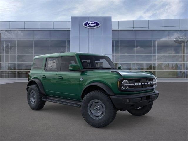 2025 Ford Bronco Outer Banks photo 4