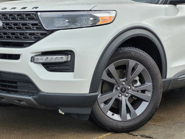 2023 Ford Explorer XLT photo 3