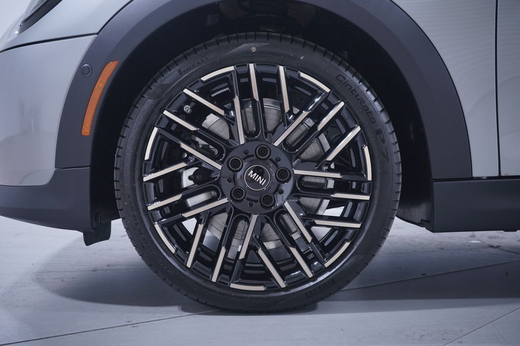 2025 Mini Cooper S Hardtop 2 Door Iconic photo 2