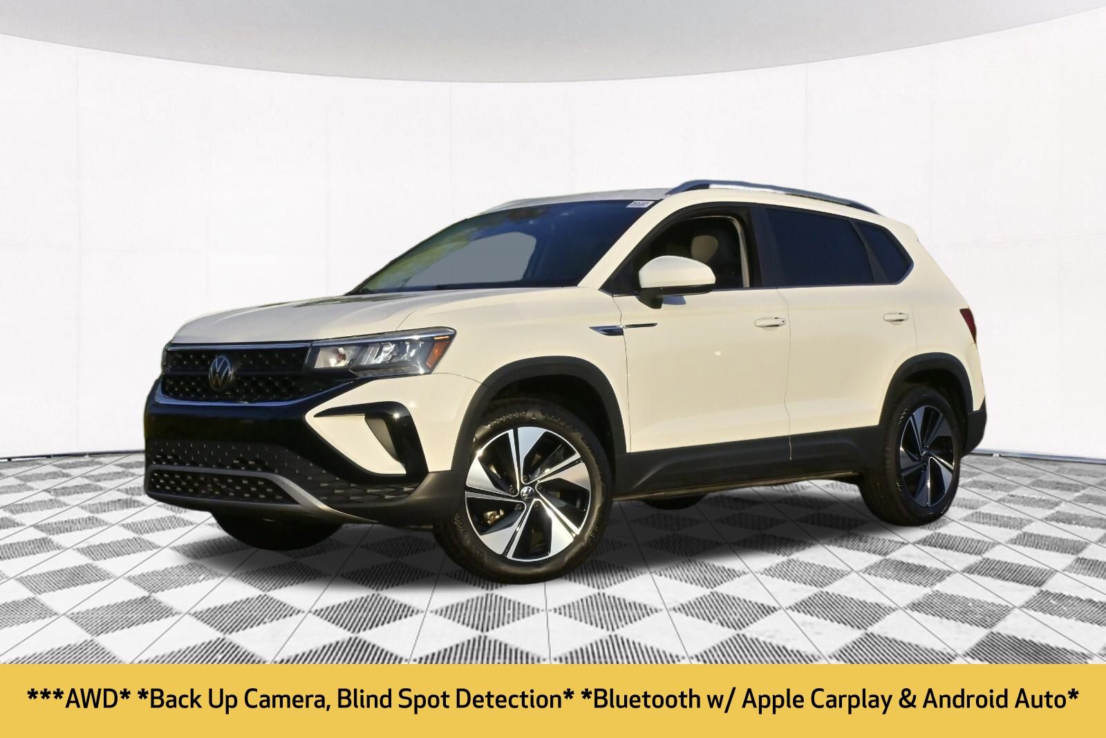 2024 Volkswagen Taos SE photo 2