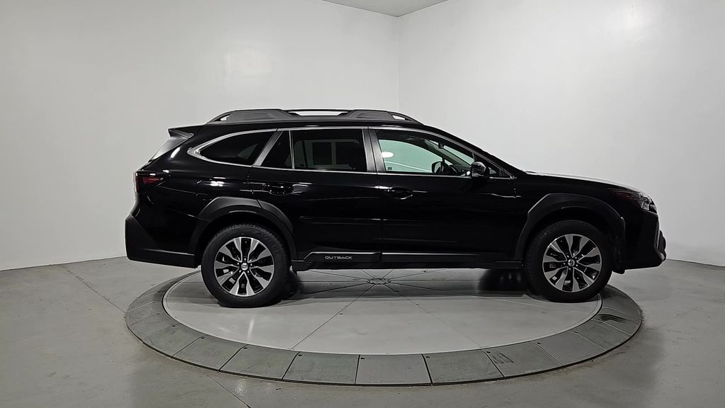 2023 Subaru Outback Limited photo 9