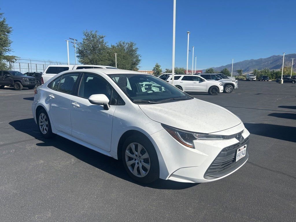 Used 2023 Toyota Corolla LE with VIN 5YFB4MDE1PP032840 for sale in Northfield, Minnesota