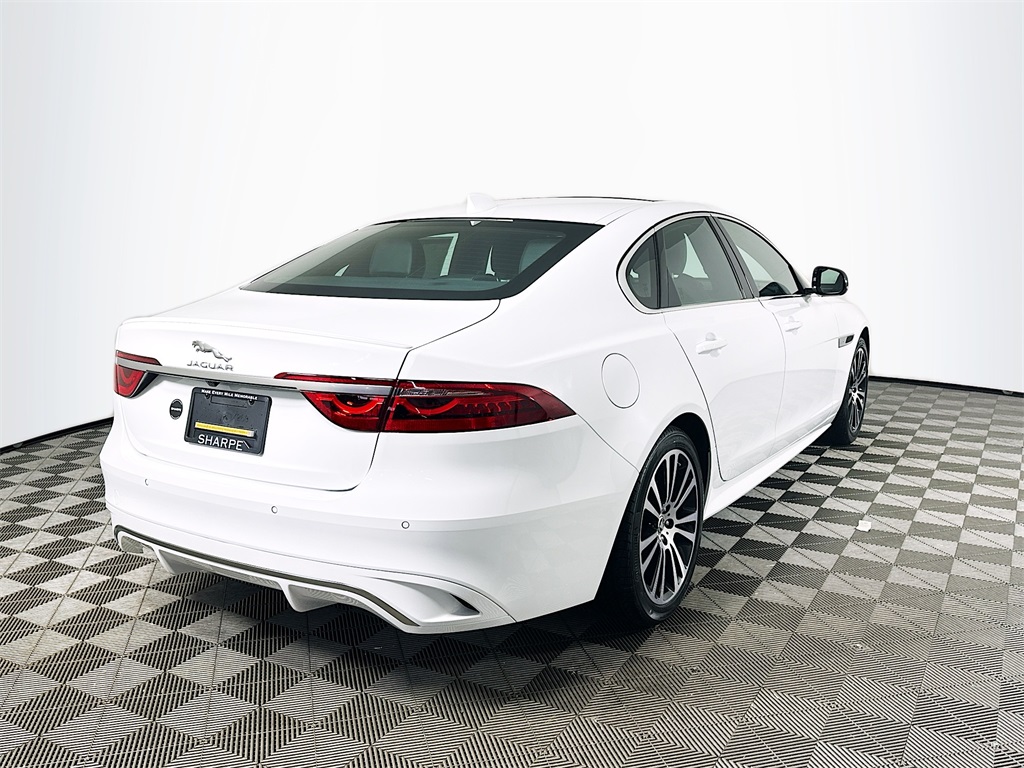 2024 Jaguar XF P300 R-Dynamic SE photo 5