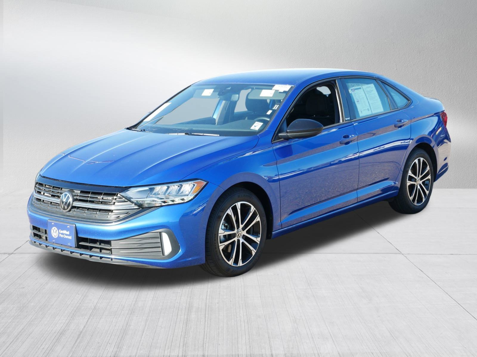2024 Volkswagen Jetta Sport photo 3