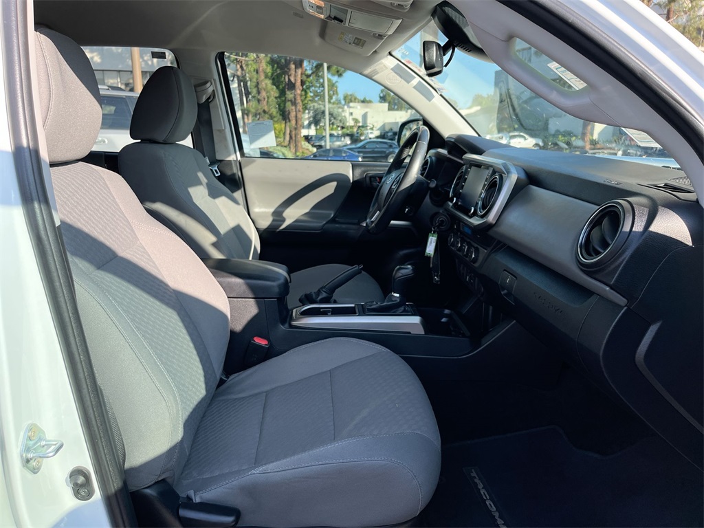 2021 Toyota Tacoma SR5 photo 24