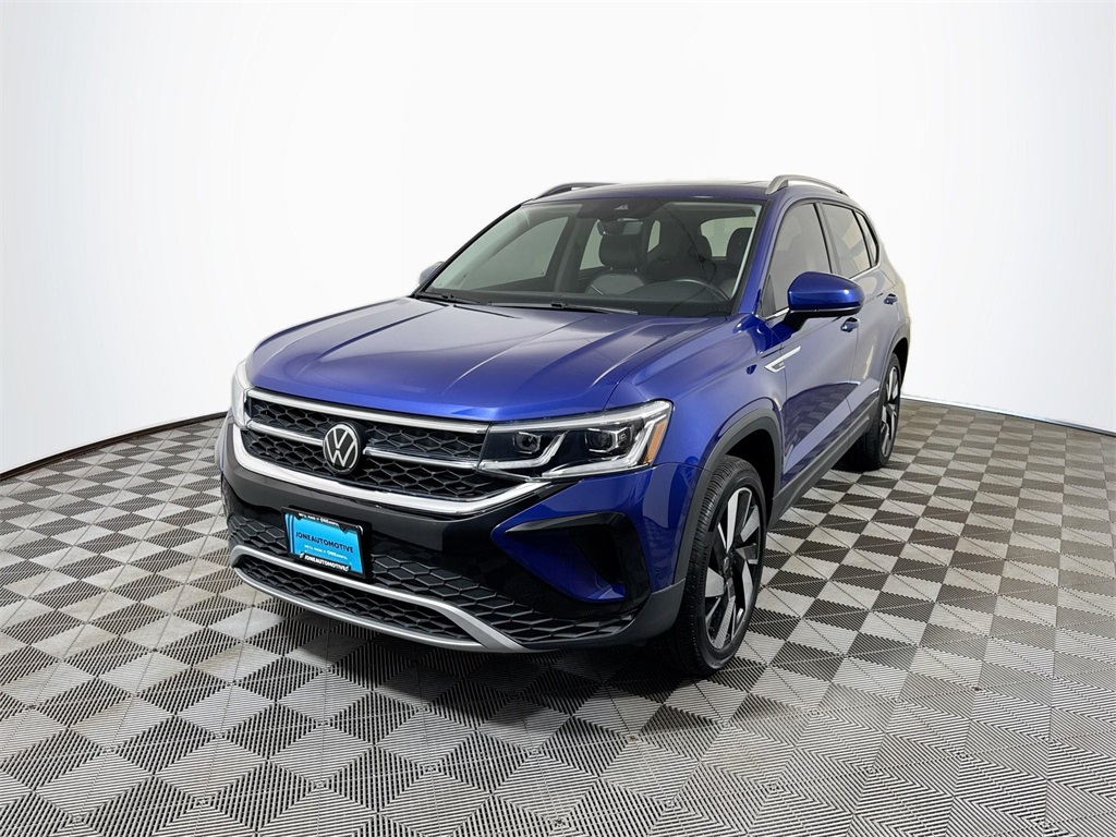 2024 Volkswagen Taos SEL's photo