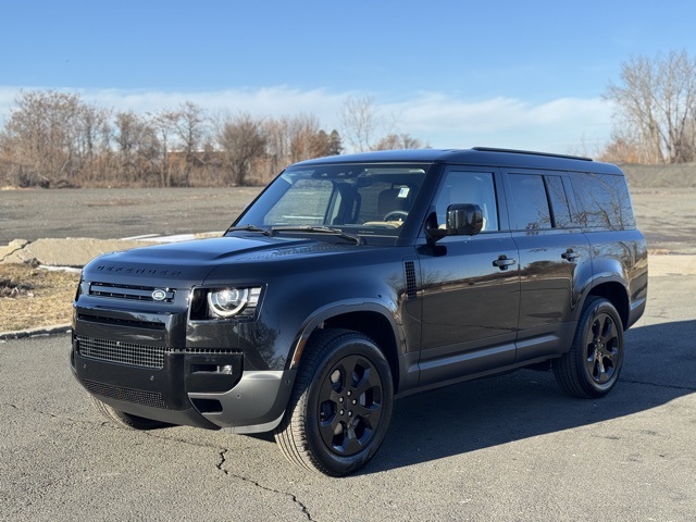 2026 Land Rover Defender S's photo