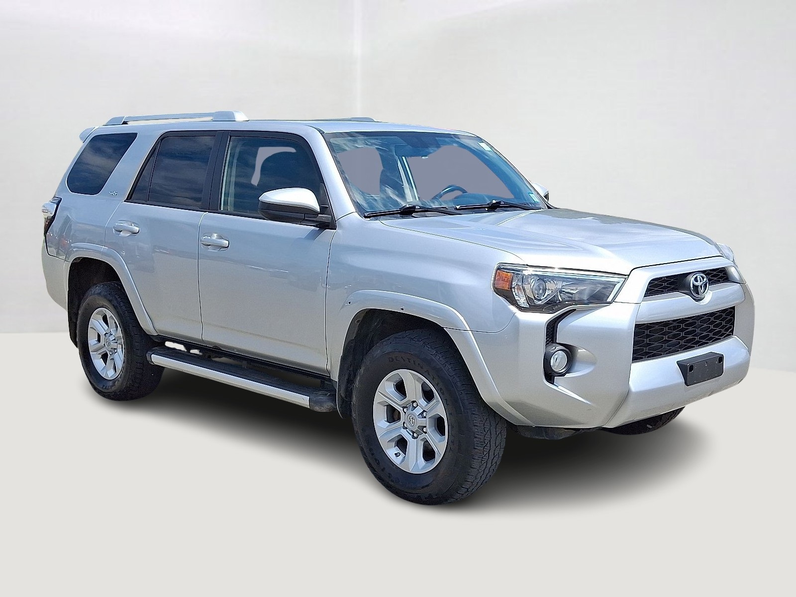 2018 Toyota 4Runner SR5 photo 3