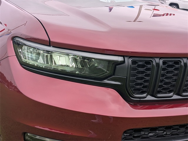 2025 Jeep Grand Cherokee Limited photo 6