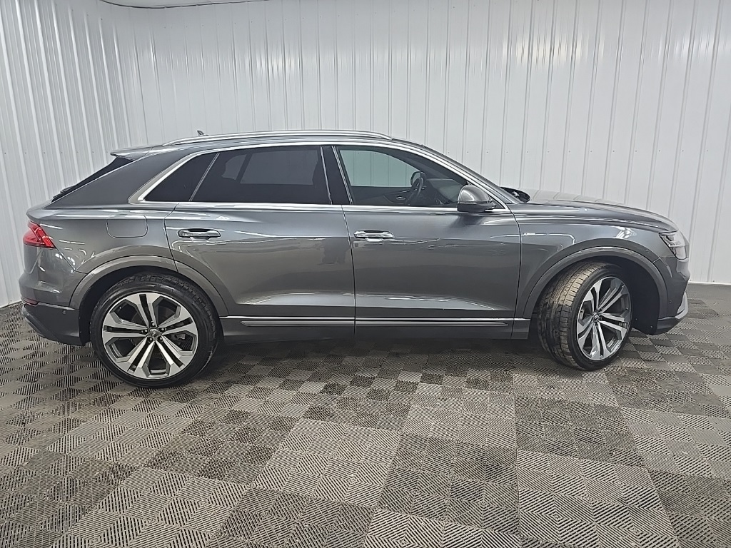 2019 Audi Q8 Prestige photo 2