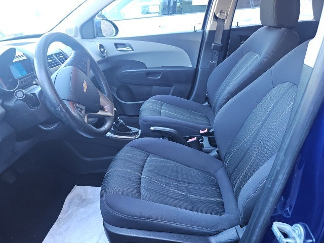 2013 Chevrolet Sonic LT photo 5