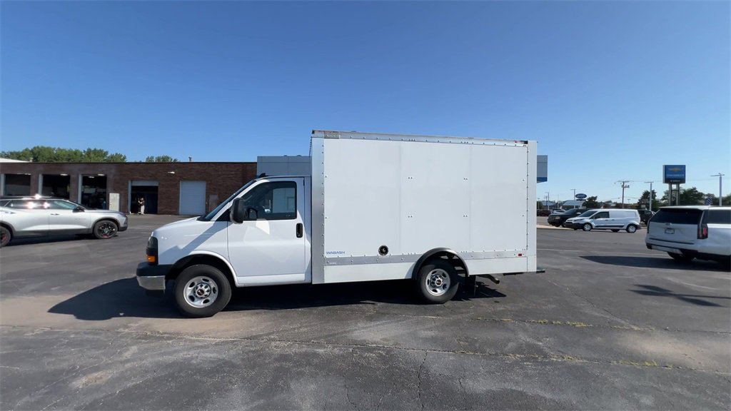 2023 Gmc Savana Cutaway 3500 photo 4