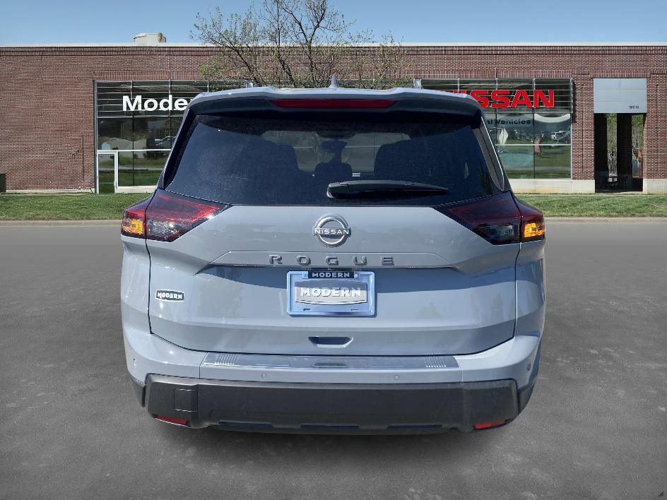 2026 Nissan Rogue SV photo 2