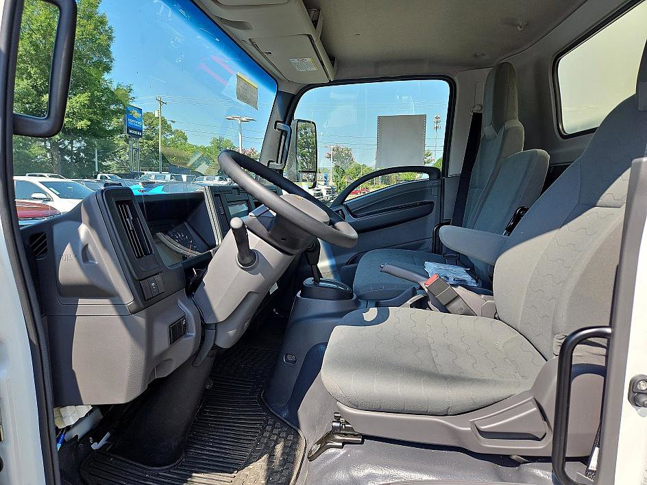 2025 Chevrolet Silverado photo 10
