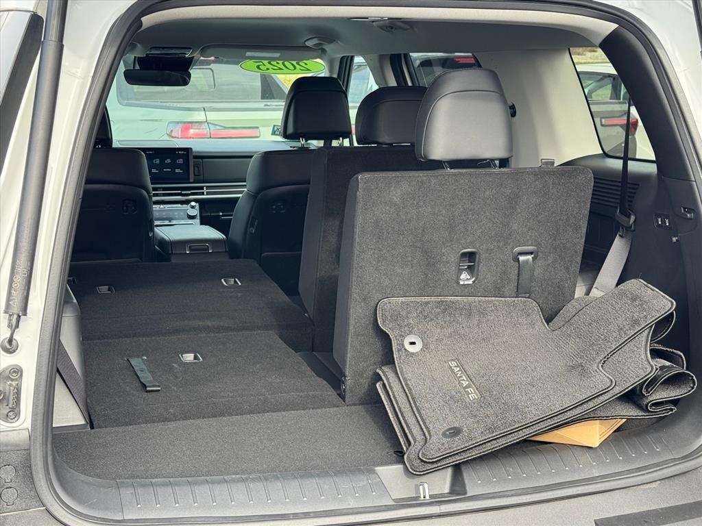 2025 Hyundai Santa Fe SEL photo 4