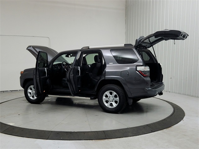 2020 Toyota 4Runner SR5 photo 12