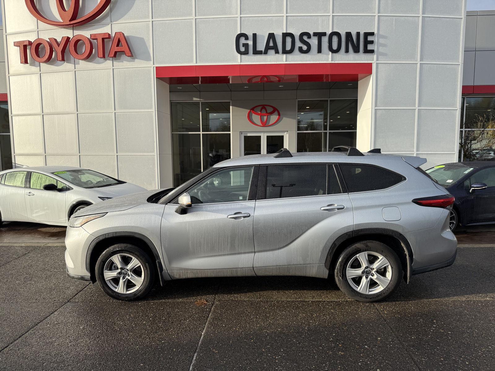 2022 Toyota Highlander L photo 3