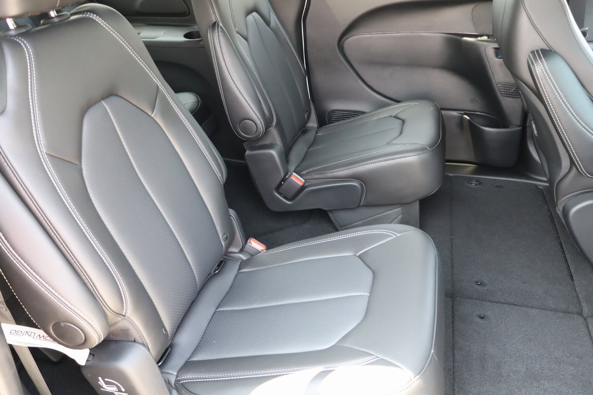 2025 Chrysler Voyager LX photo 26