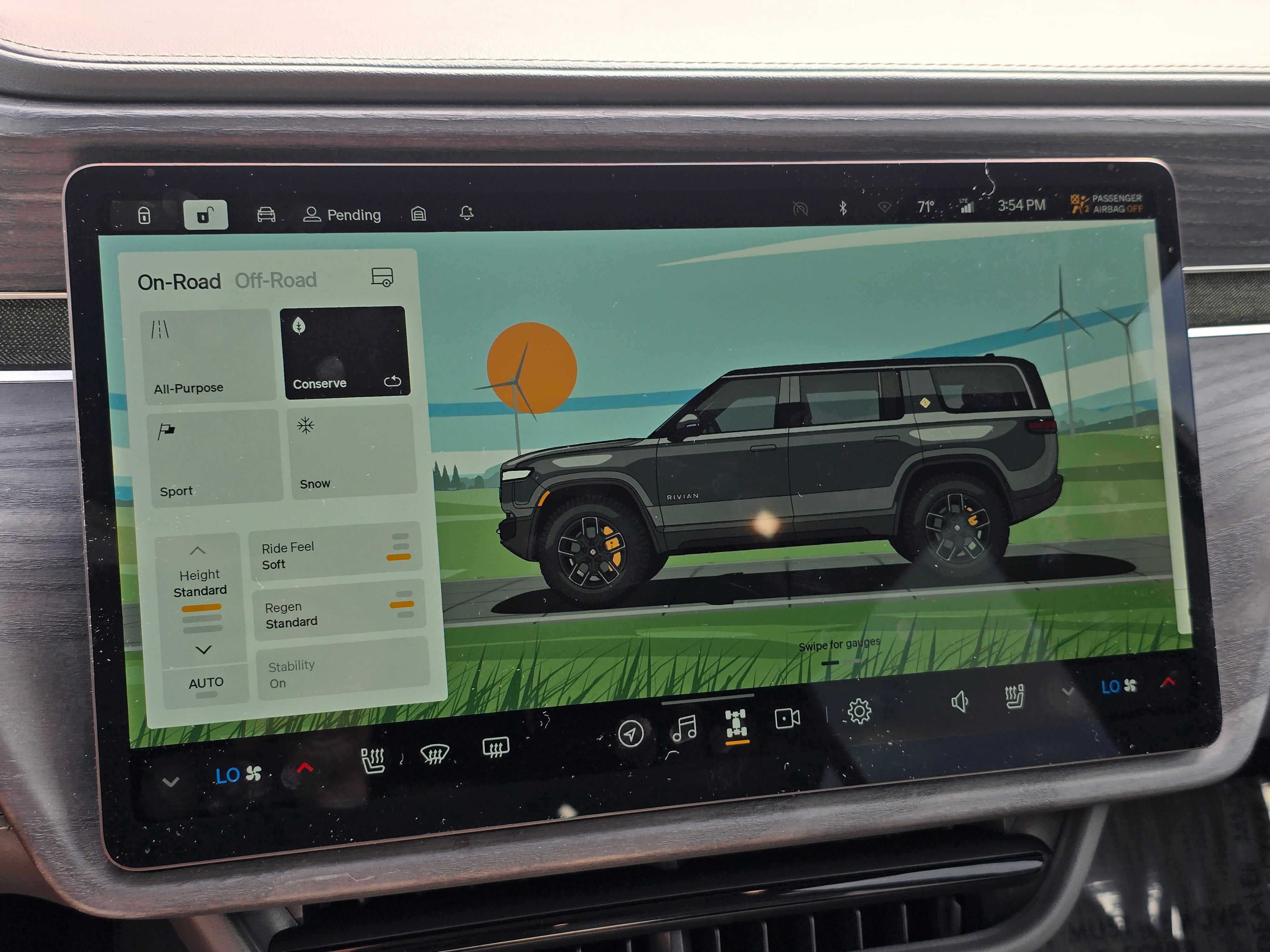 2023 Rivian R1S Adventure photo 6